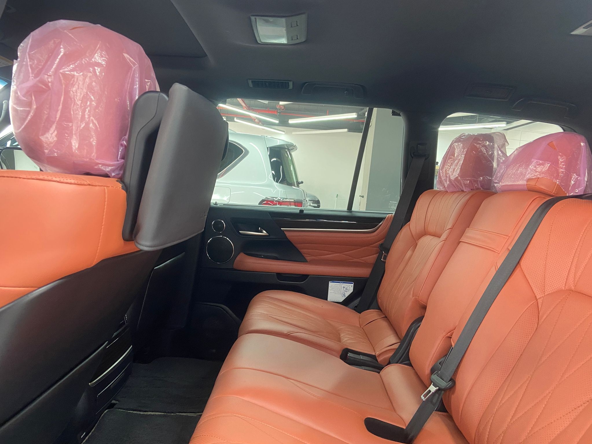 Lexus LX 570 S Black Edition 2020 - Image 4