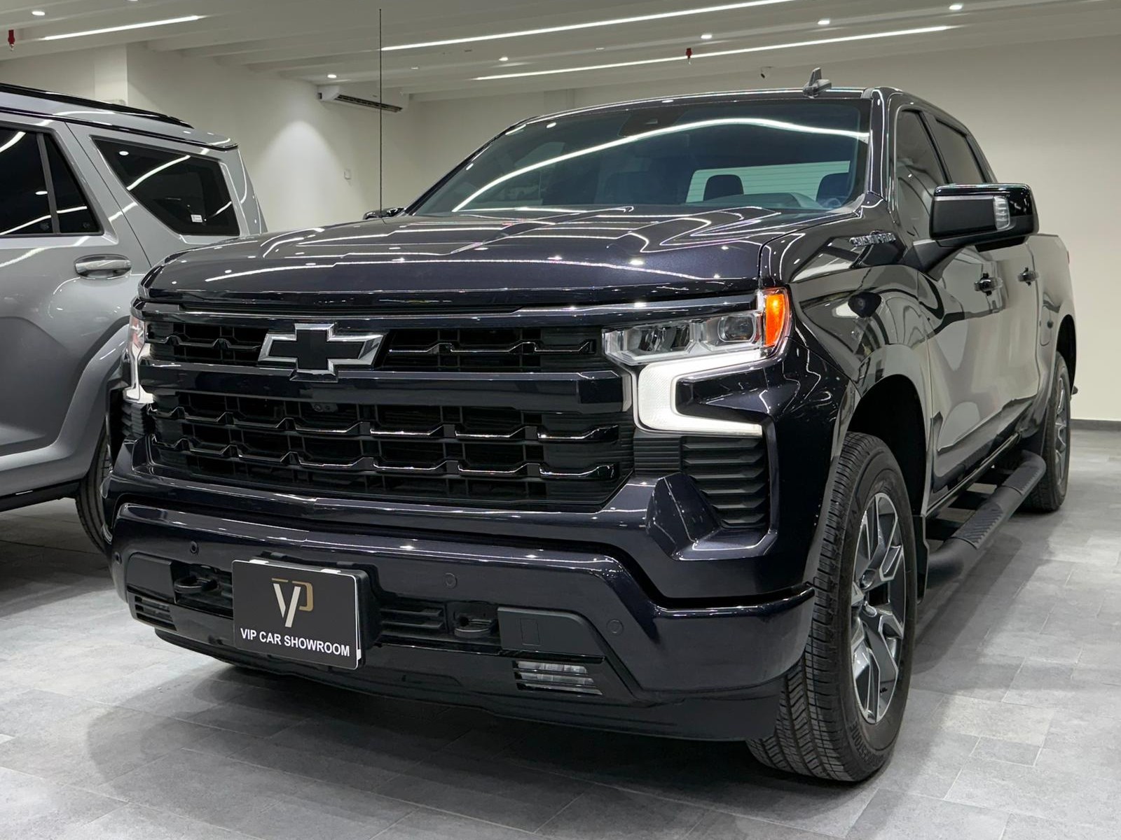 Chevrolet Silverado RST 2024 - Image 2