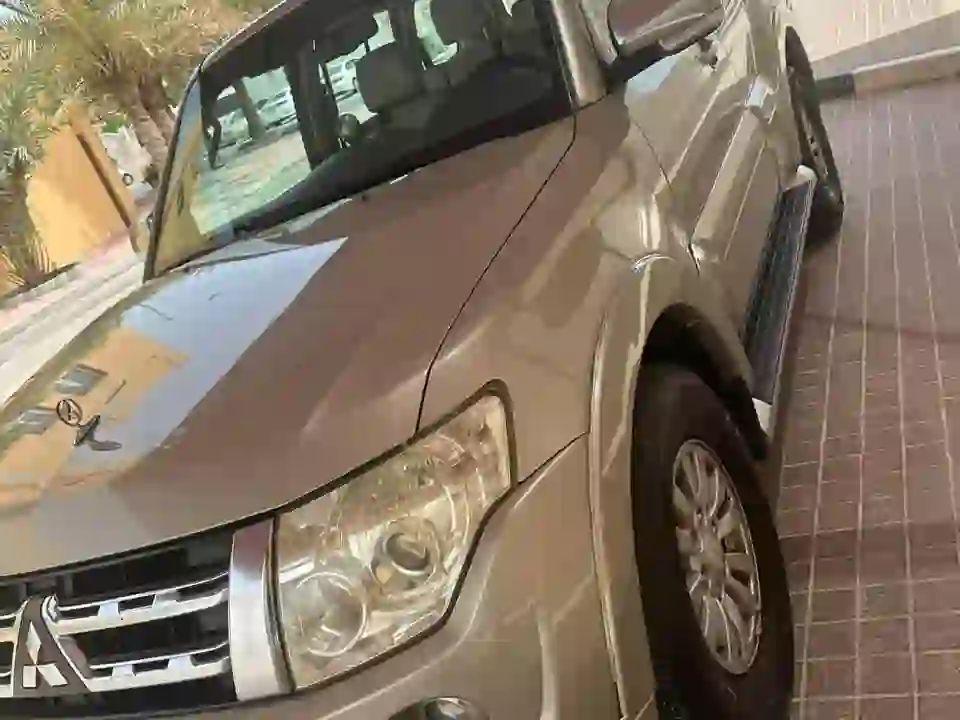 Mitsubishi Pajero 2013 - Image 2