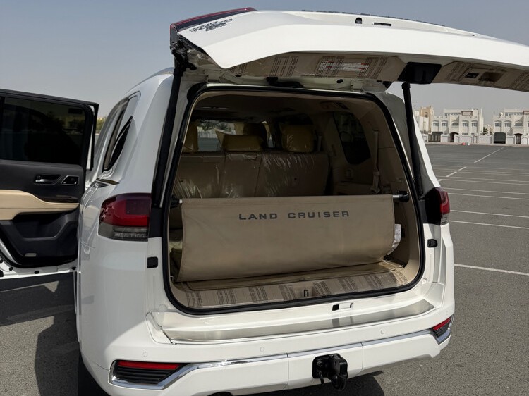 Toyota Land Cruiser VX Twin Turbo 2023 - Image 4