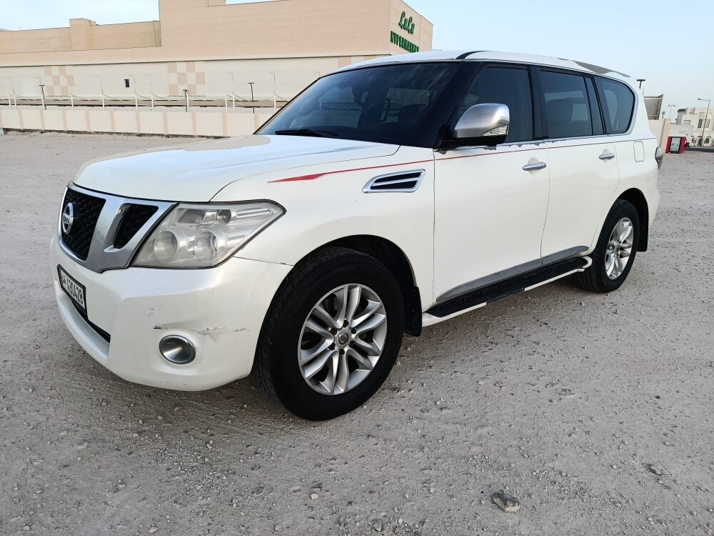 Nissan Patrol LE 2010 - Image 2