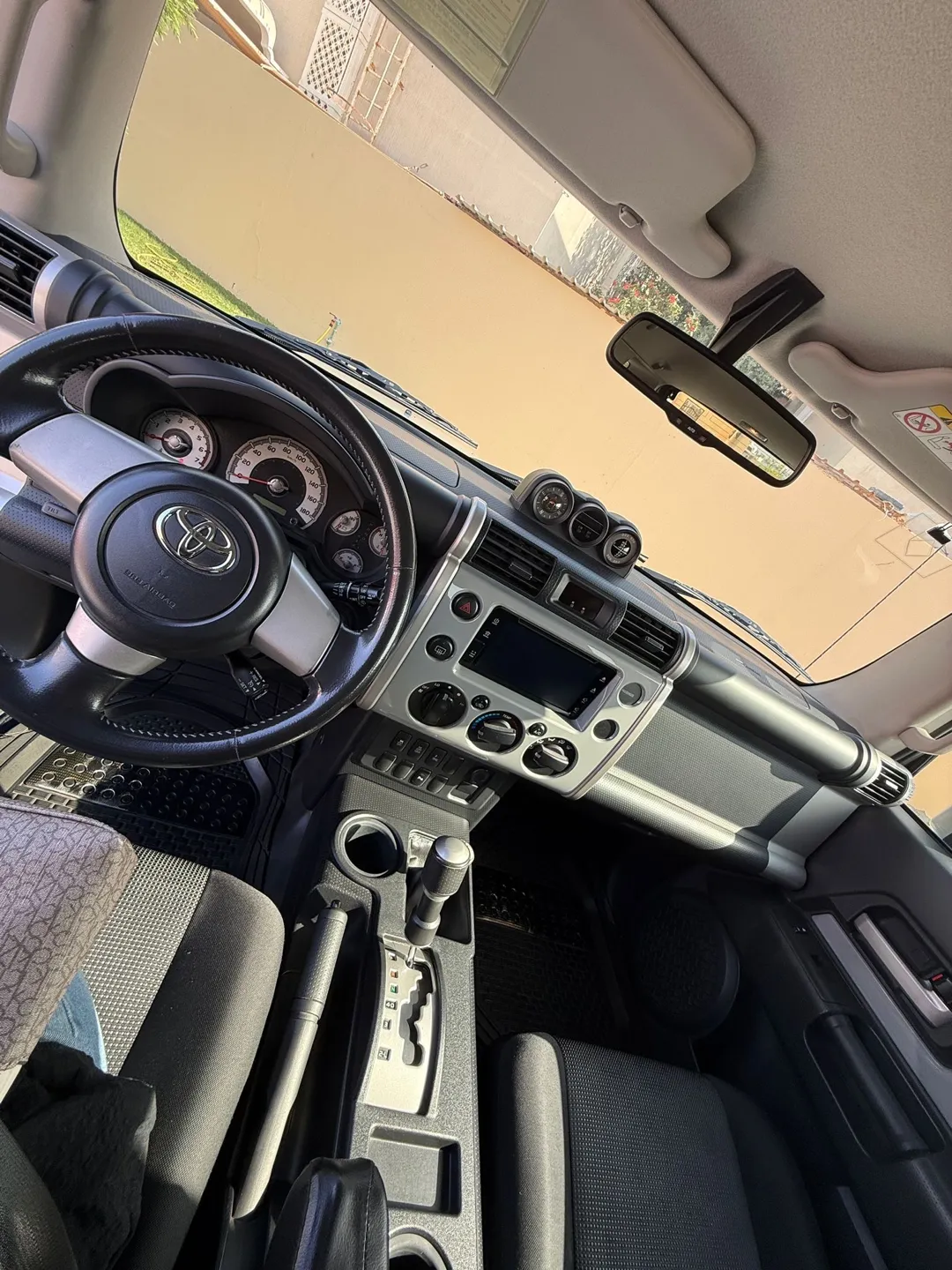 Toyota FJ Cruiser TRD 2014 - Image 2