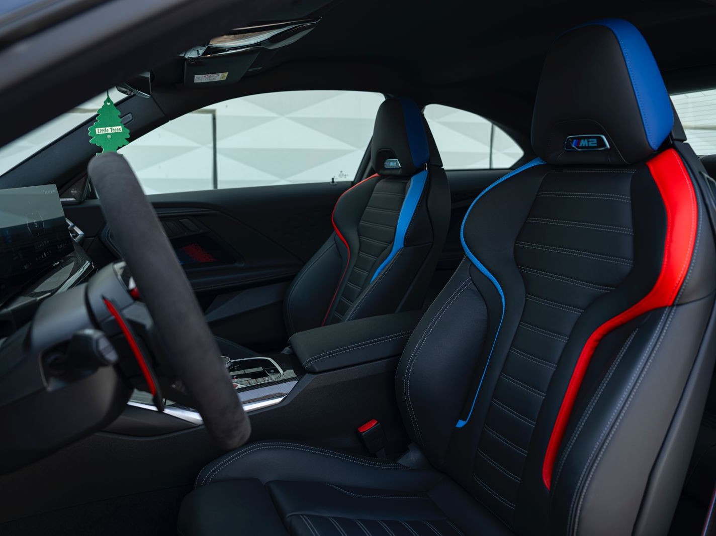 BMW M-Series 2  2024 - Image 2