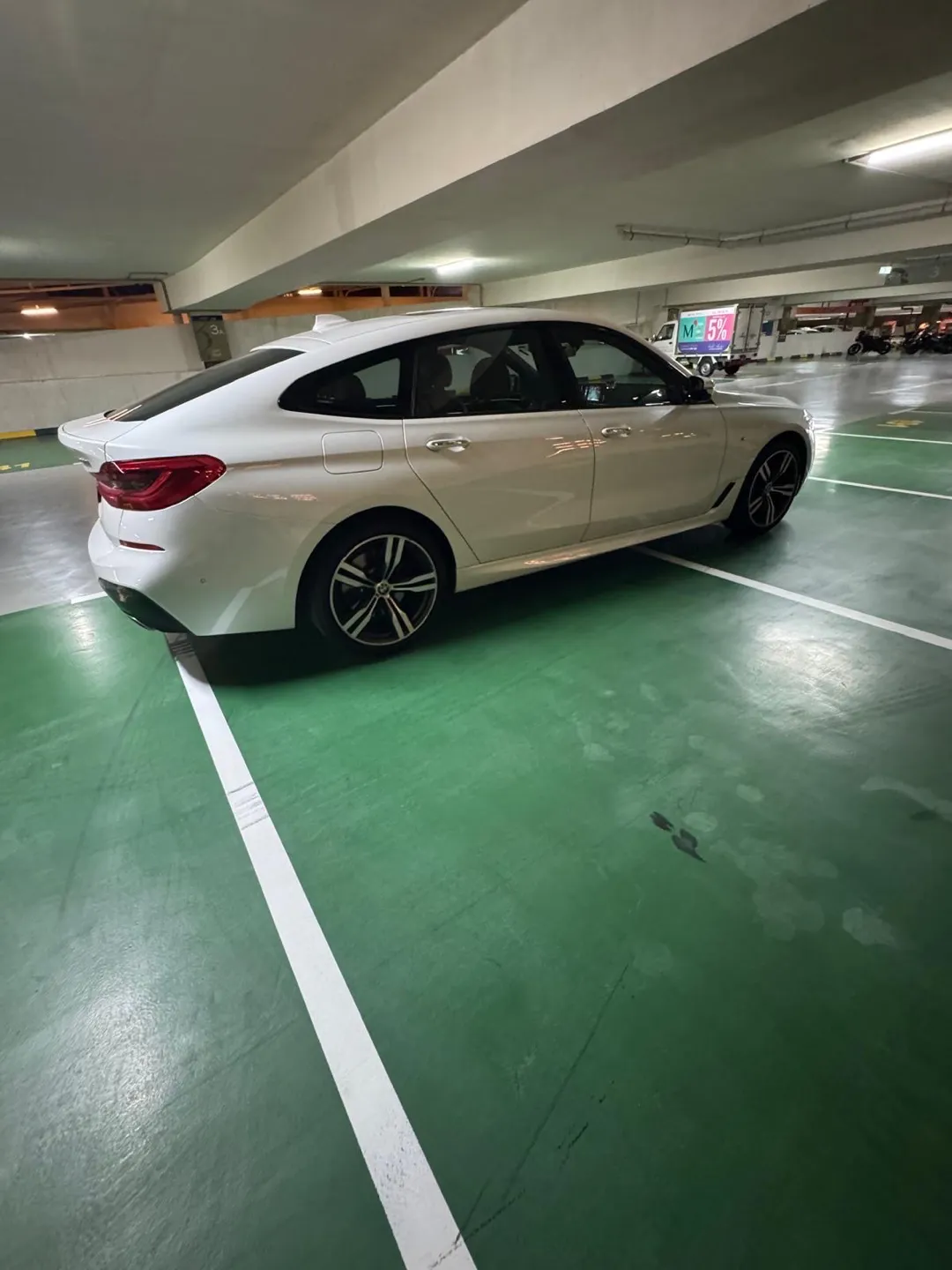 BMW 6-Series 630 i 2018 - Image 2