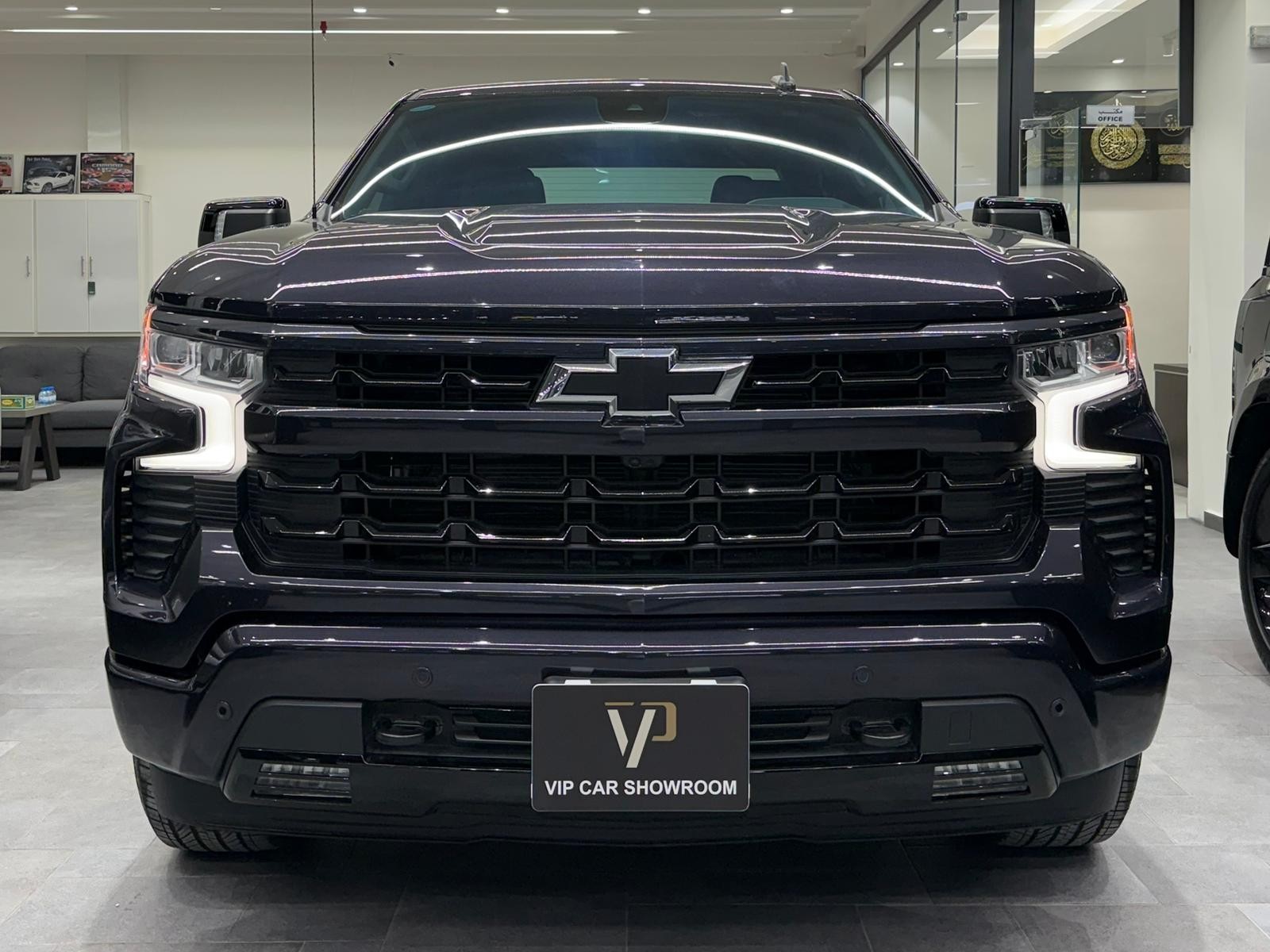 Chevrolet Silverado RST 2024 - Image 3