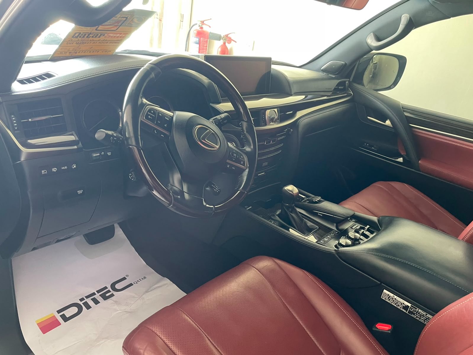 Lexus LX 570 2017 - Image 2