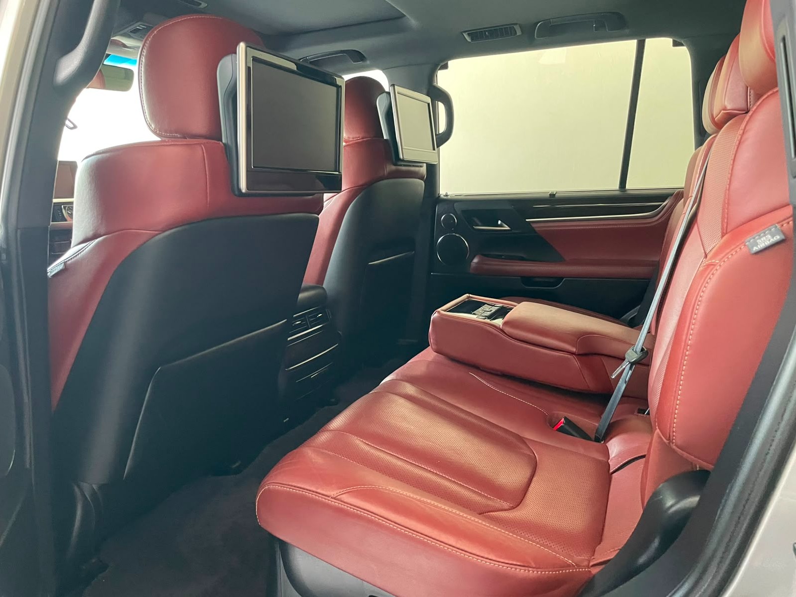 Lexus LX 570 2017 - Image 4