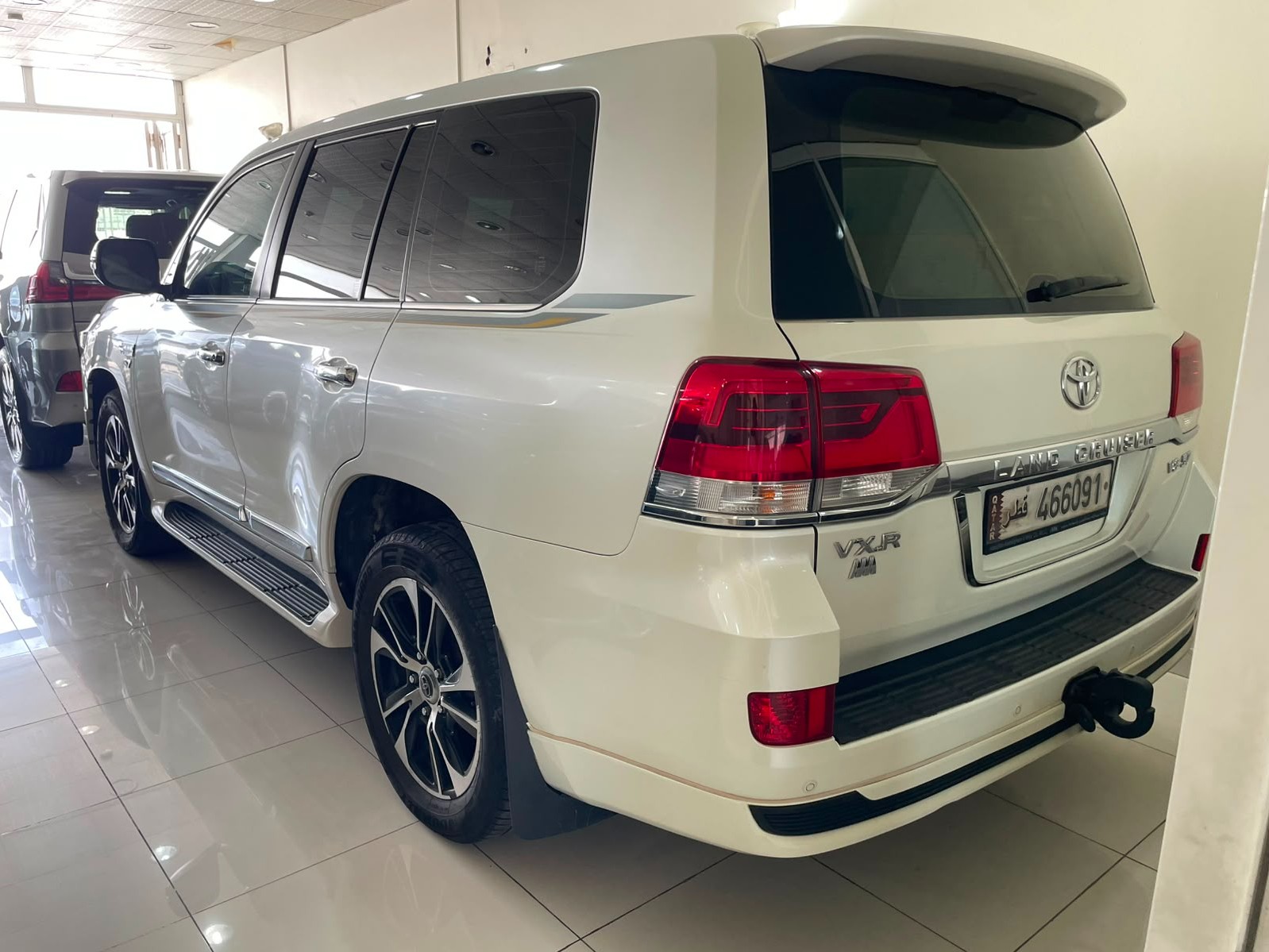 Toyota Land Cruiser VX.R 2017 — photo 10 for sale in Qatar