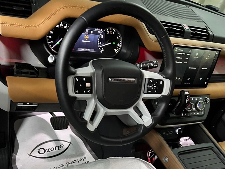 Land Rover Defender 90 3.0i6 X-Dynamic HSE 2023 - Image 3
