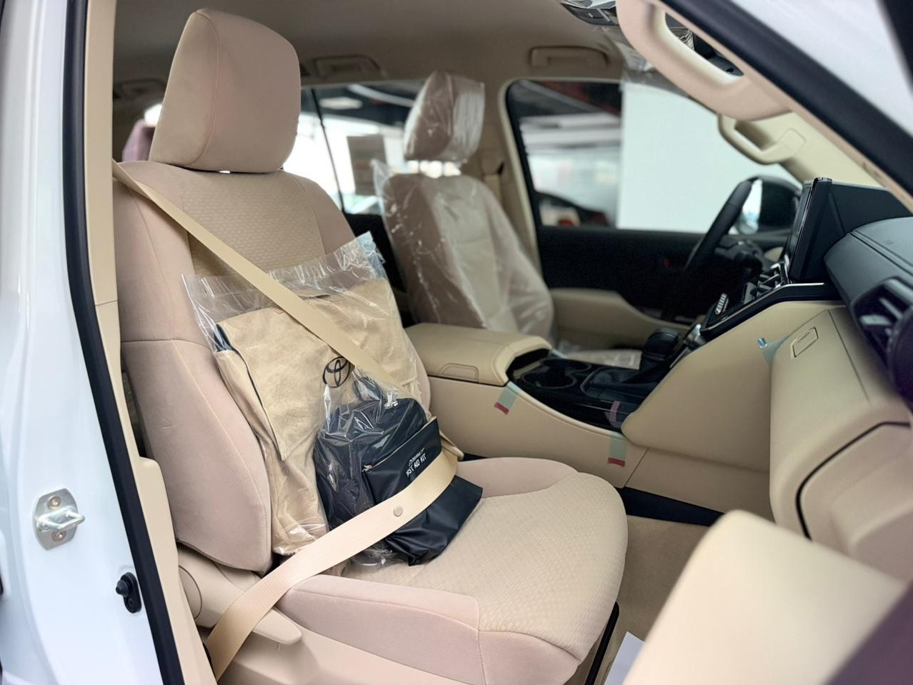 Toyota Land Cruiser G standard 2026 - Image 2