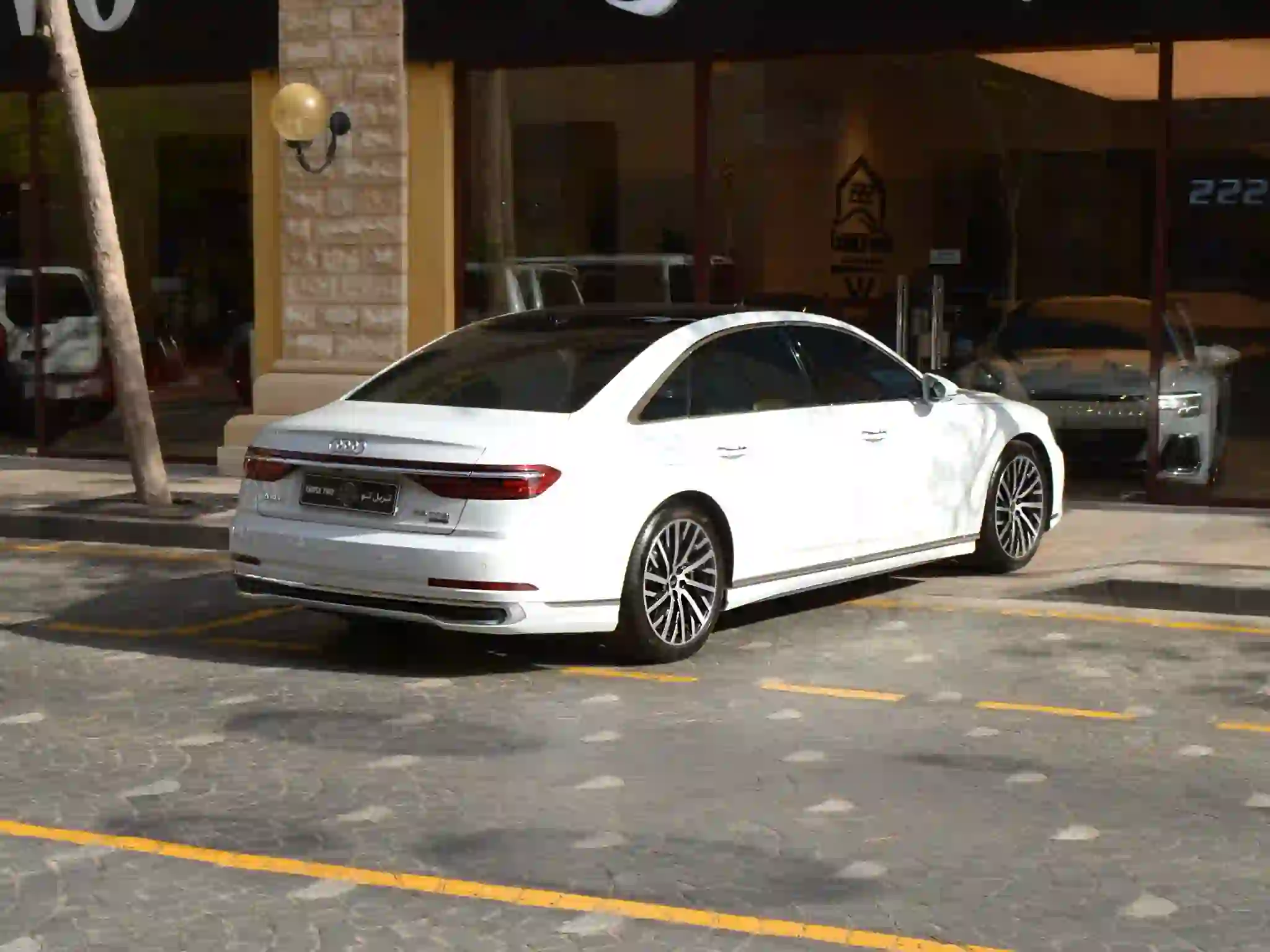 Audi A8 L  2024 - Image 2