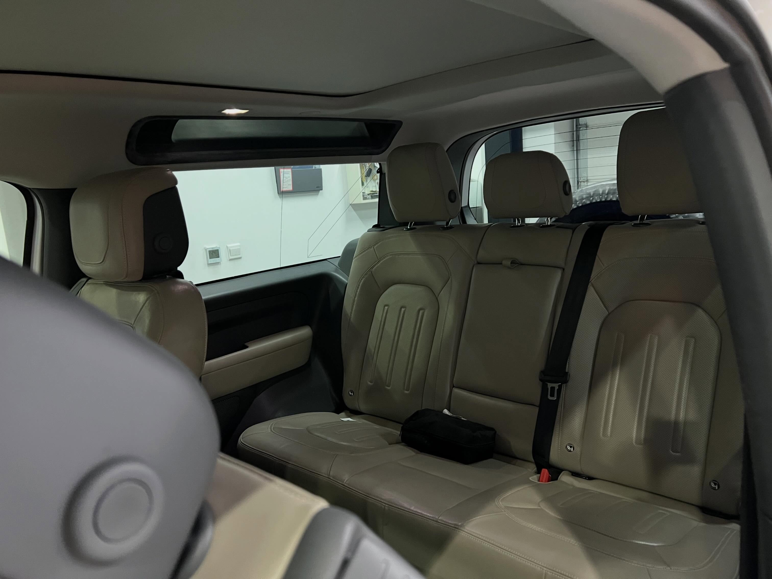 Land Rover Defender 90 2021 - Image 3