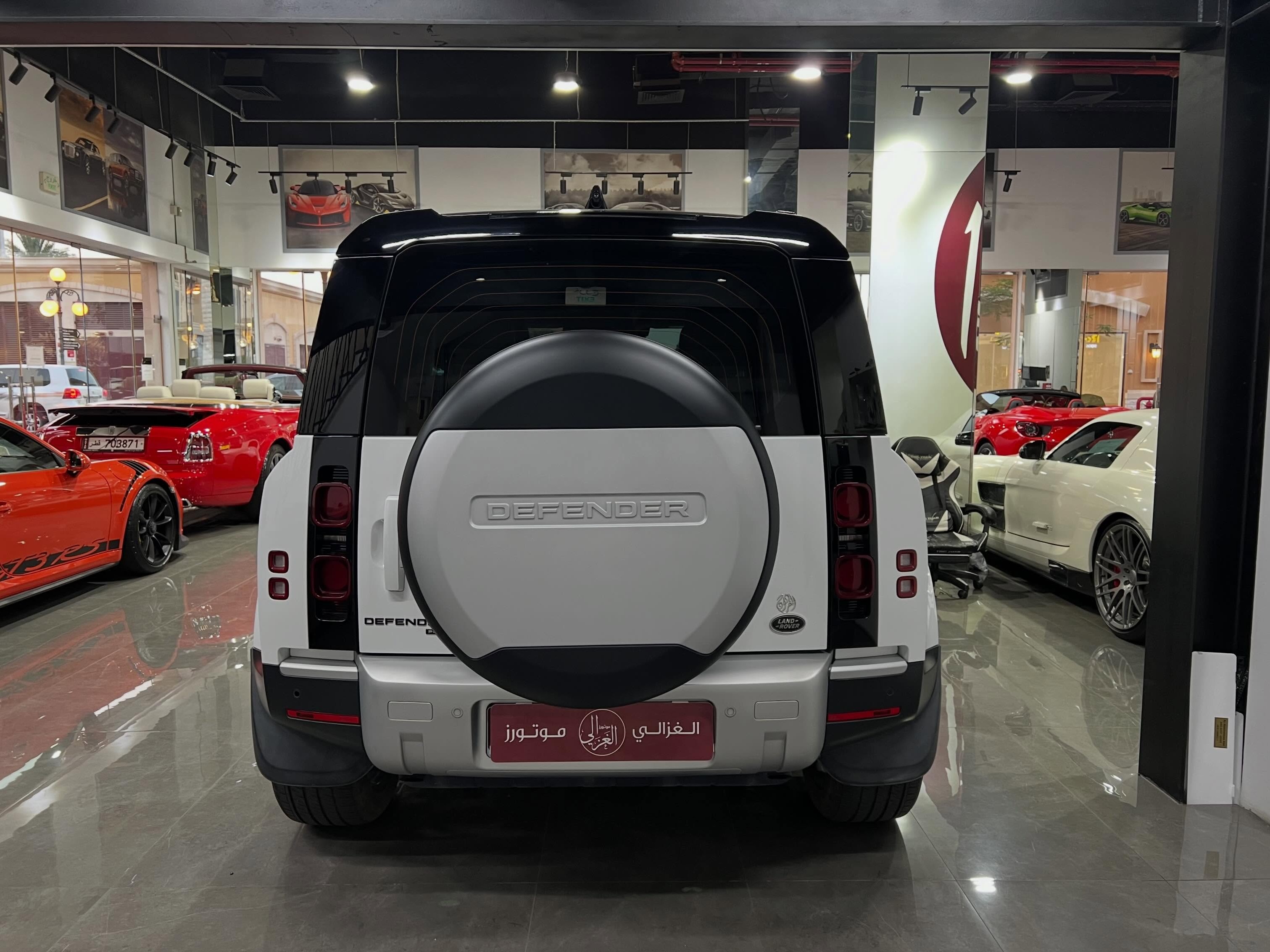 Land Rover Defender 90 2021 - Image 4