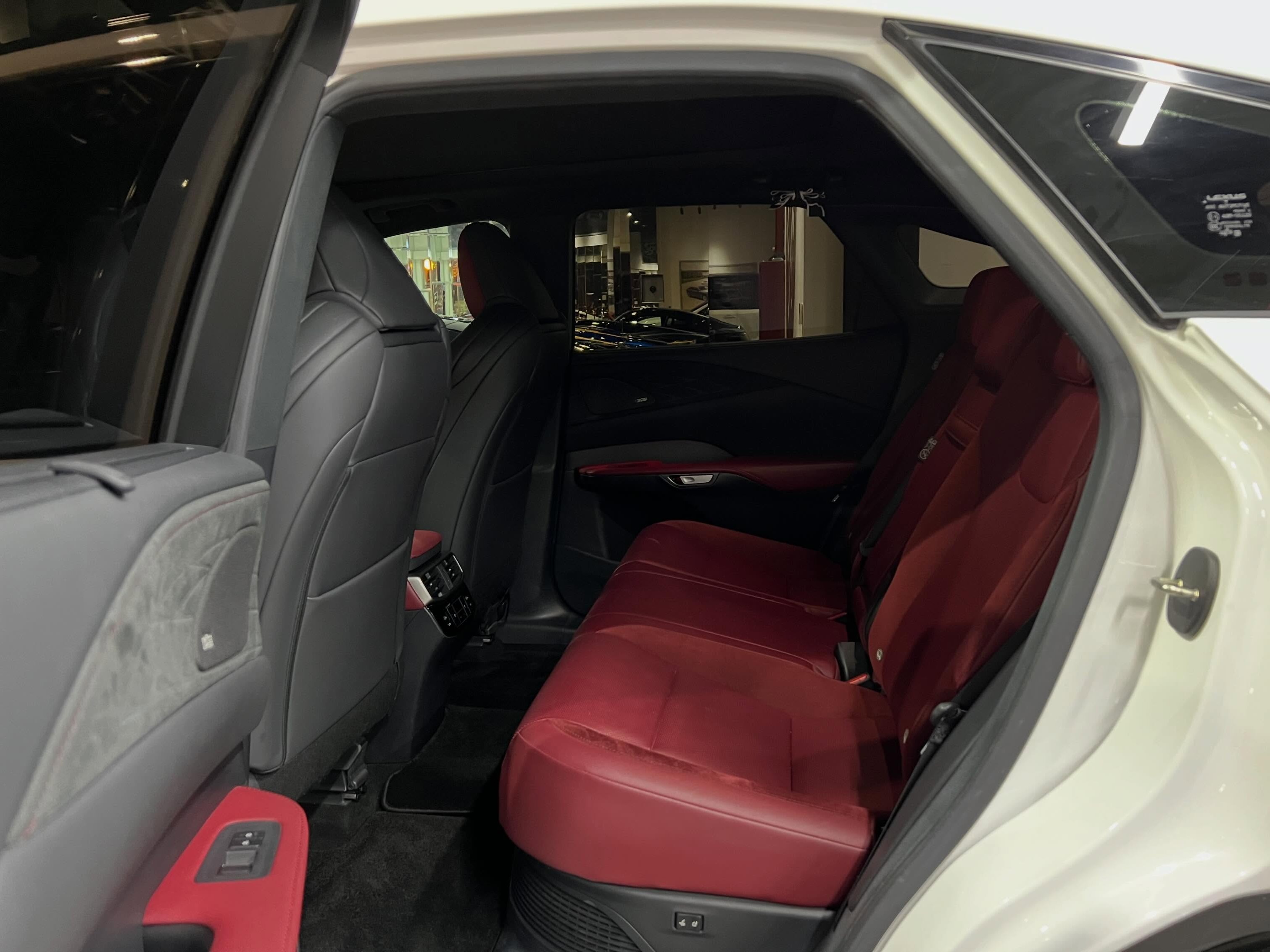 Lexus RX 500 2024 - Image 4