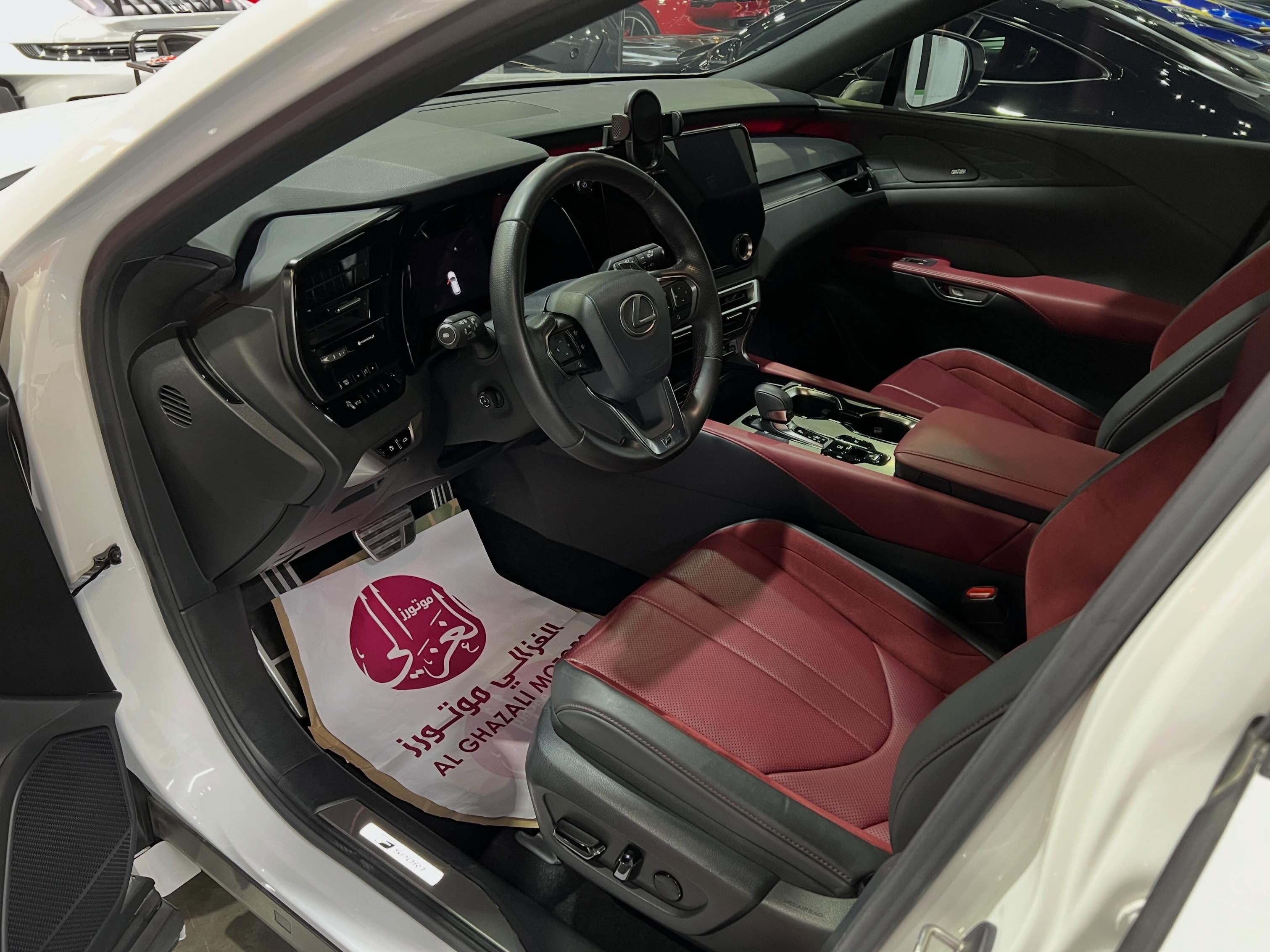 Lexus RX 500 2024 - Image 2