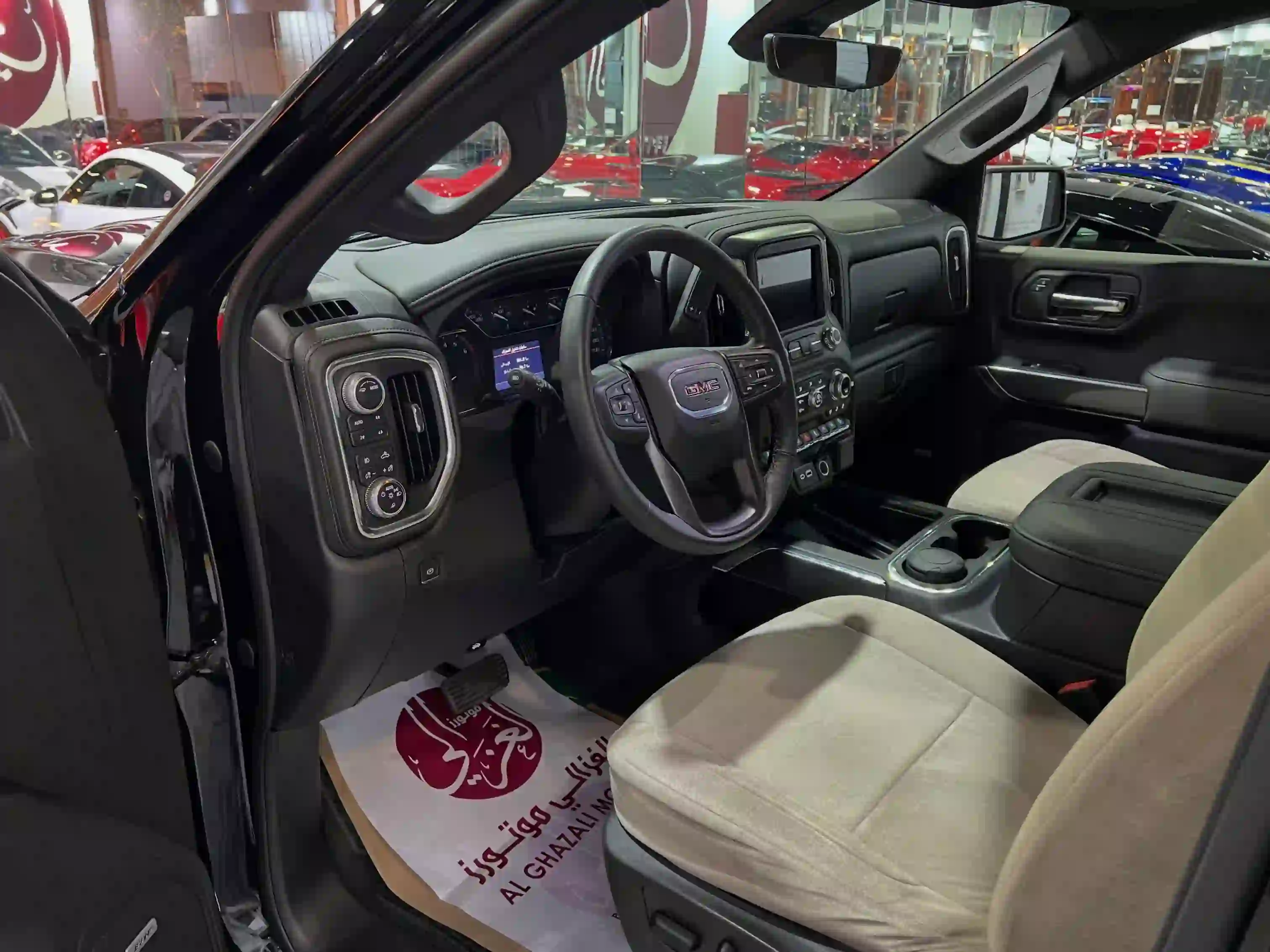 GMC Sierra AT4 2020 - Image 2