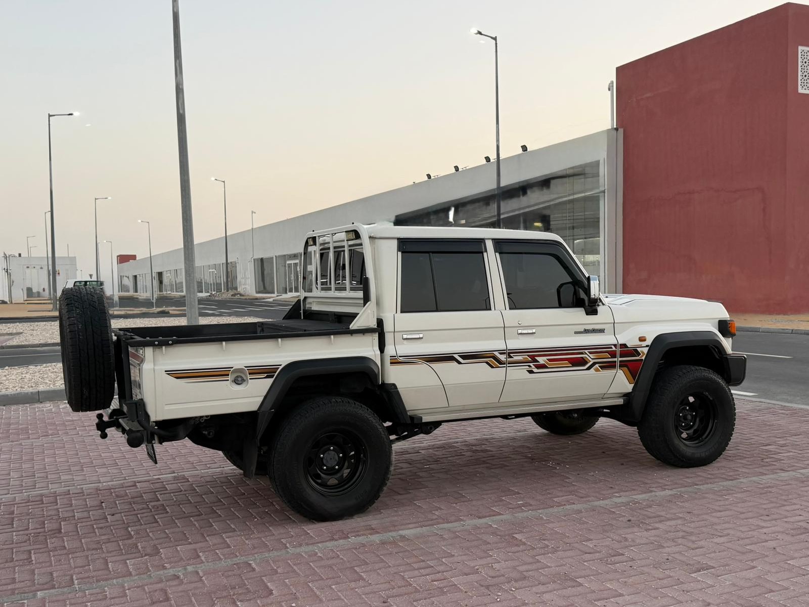 Toyota Land Cruiser LX 2018 - Image 3