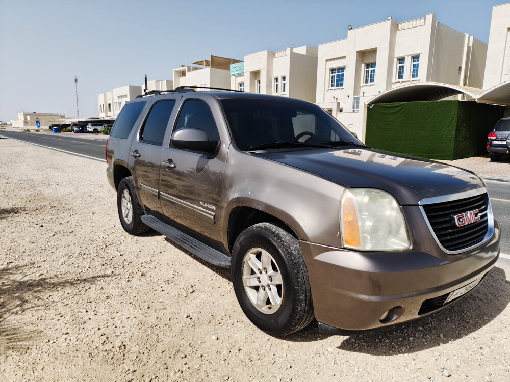 GMC Yukon SLE 2013 - Image 2