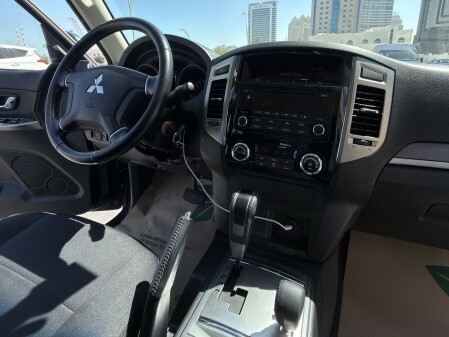Mitsubishi Pajero 3.5 2020 - Image 2