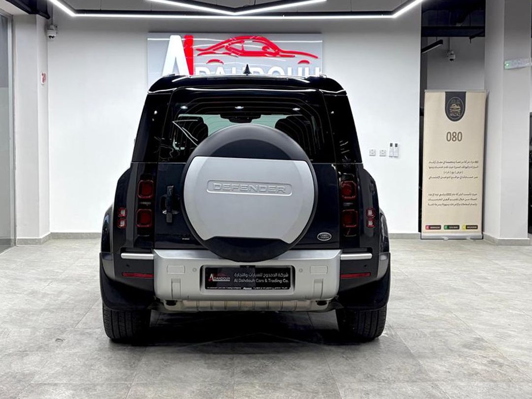 Land Rover Defender 110 HSE 2023 - Image 2