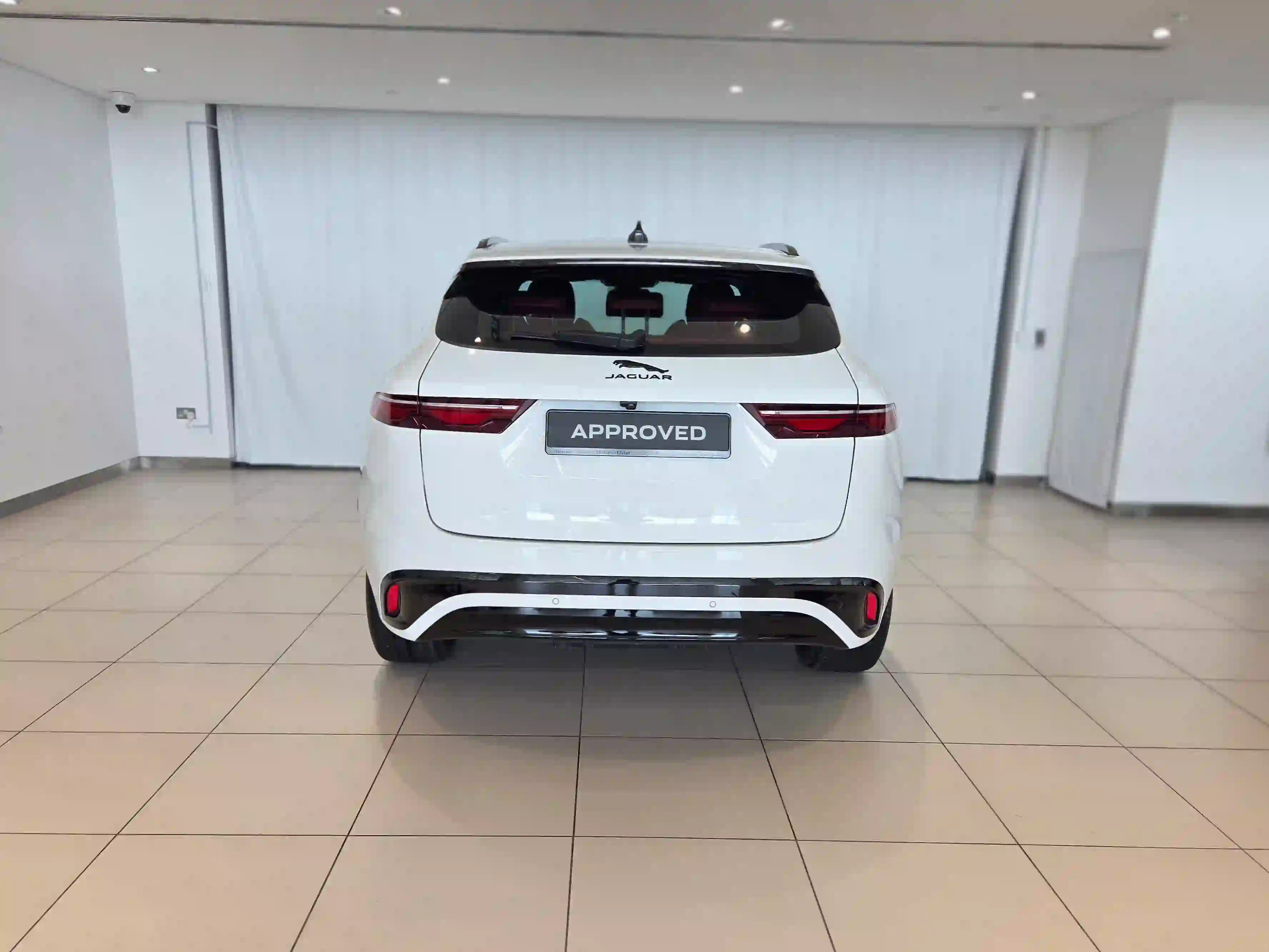 Jaguar F-PACE 2.0 i4 R-Dynamic SE 2024 — photo 9 for sale in Qatar