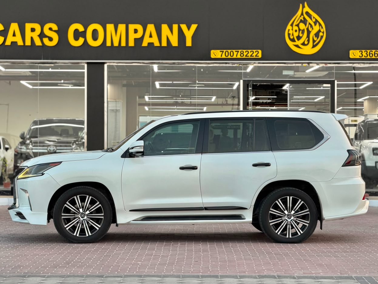 Lexus LX 570 2016 - Image 3