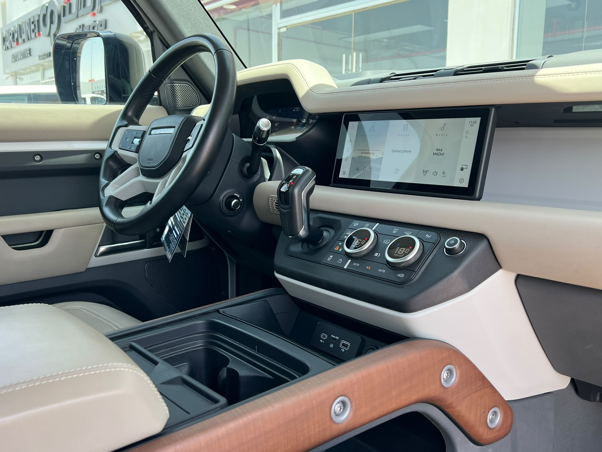 Land Rover Defender 90 2021 - Image 2