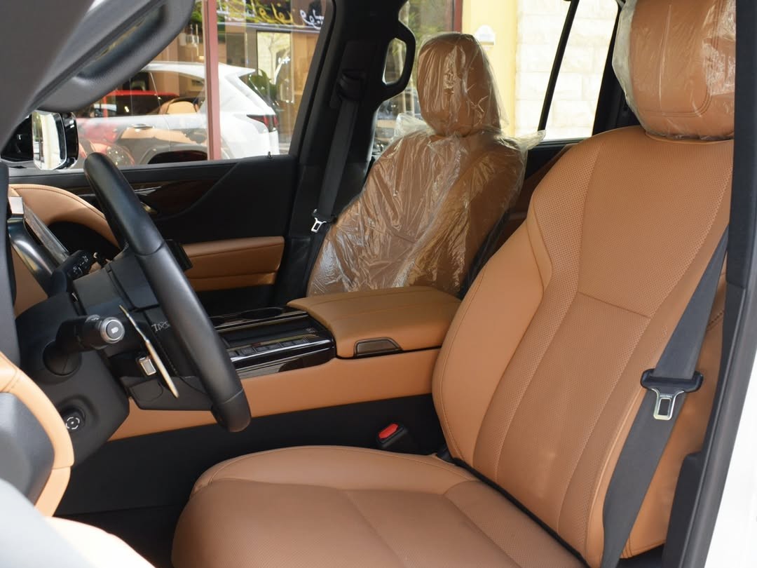 Lexus LX 600 Luxury  2024 - Image 4