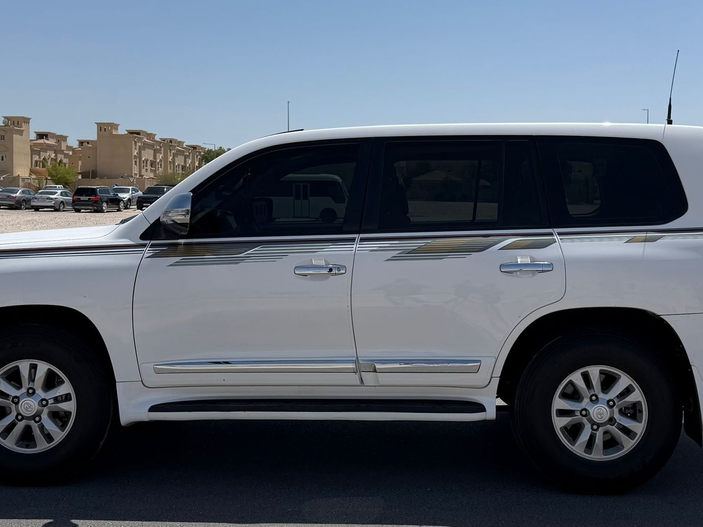 Toyota Land Cruiser GX.R 2012 - Image 2