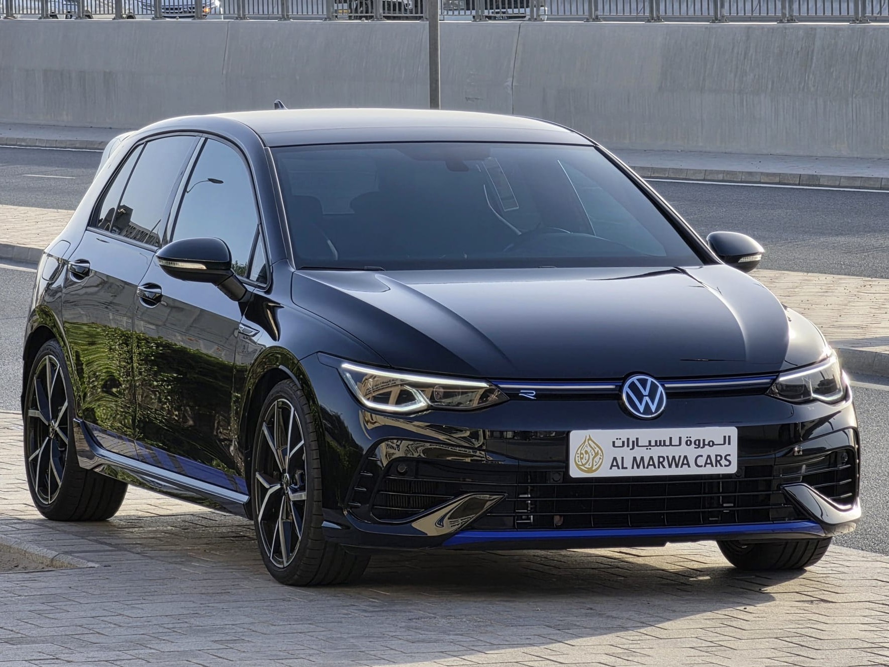 Volkswagen Golf R  2024 - Image 2