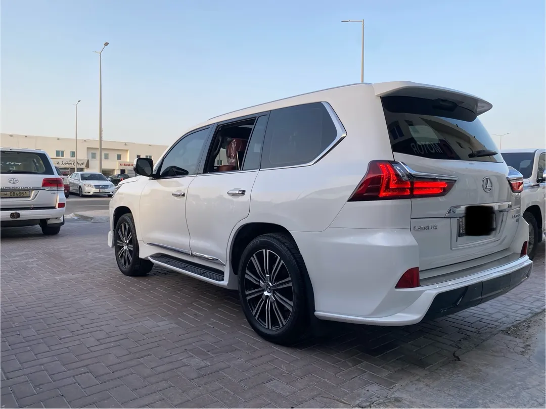 Lexus LX 570 S 2016 - Image 3