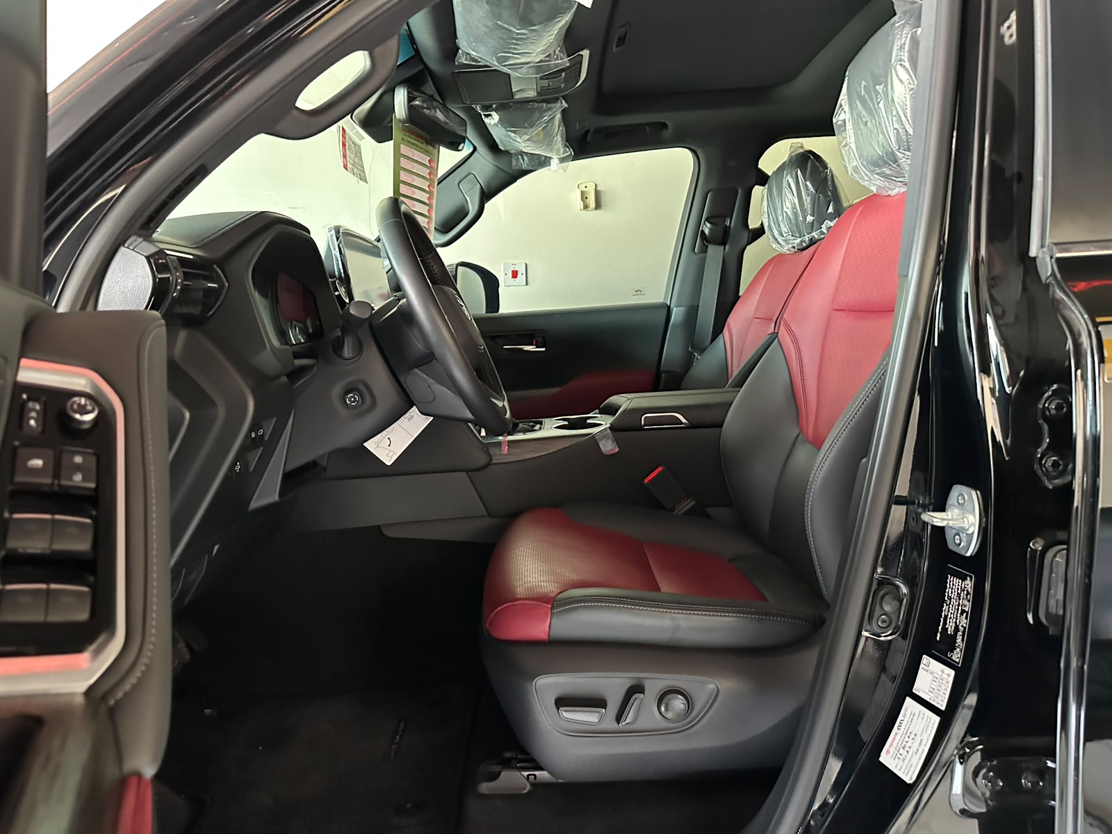 Toyota Land Cruiser VXR Limited 2025 - Image 3
