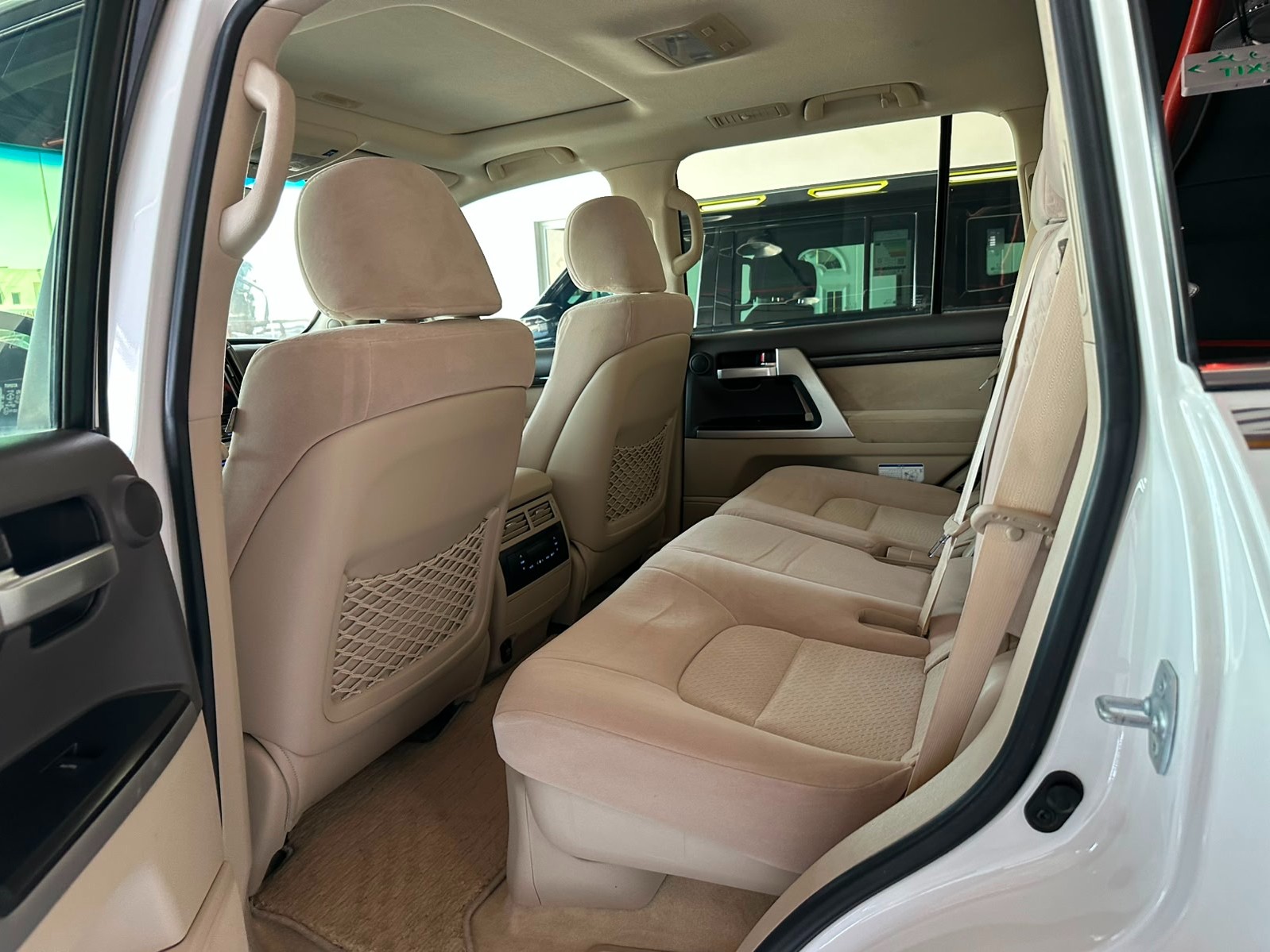 Toyota Land Cruiser VXR Grand Touring 2020 - Image 4