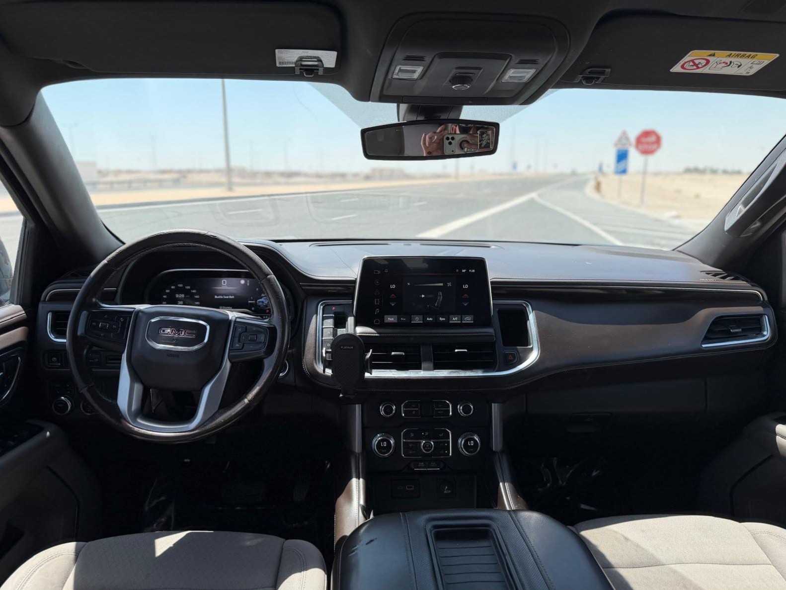 GMC Yukon SLT 2022 - Image 2