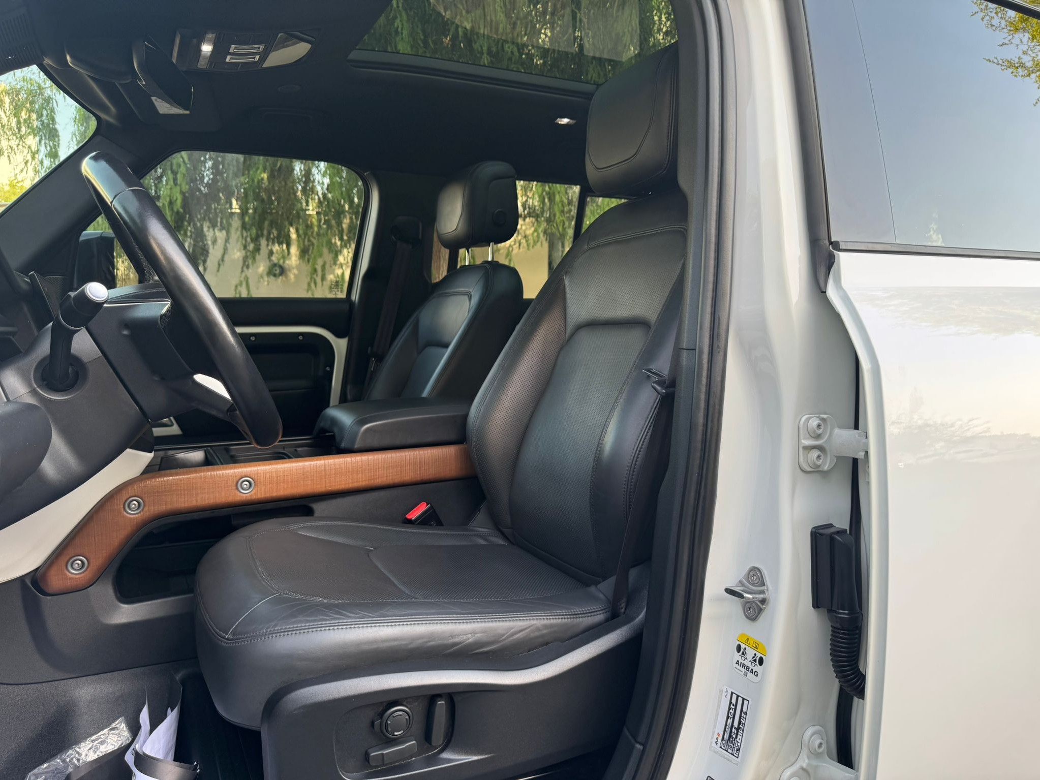 Land Rover Defender 110 2023 - Image 3