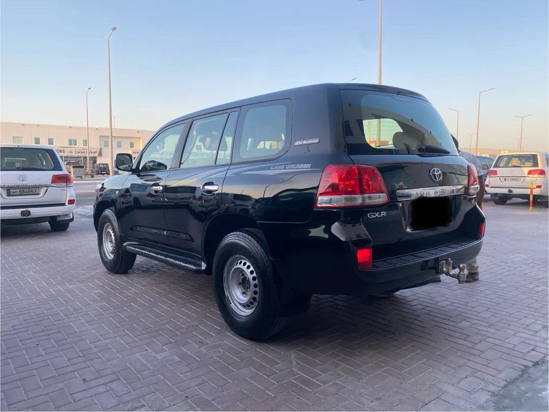 Toyota Land Cruiser GXR v8 2008 - Image 4