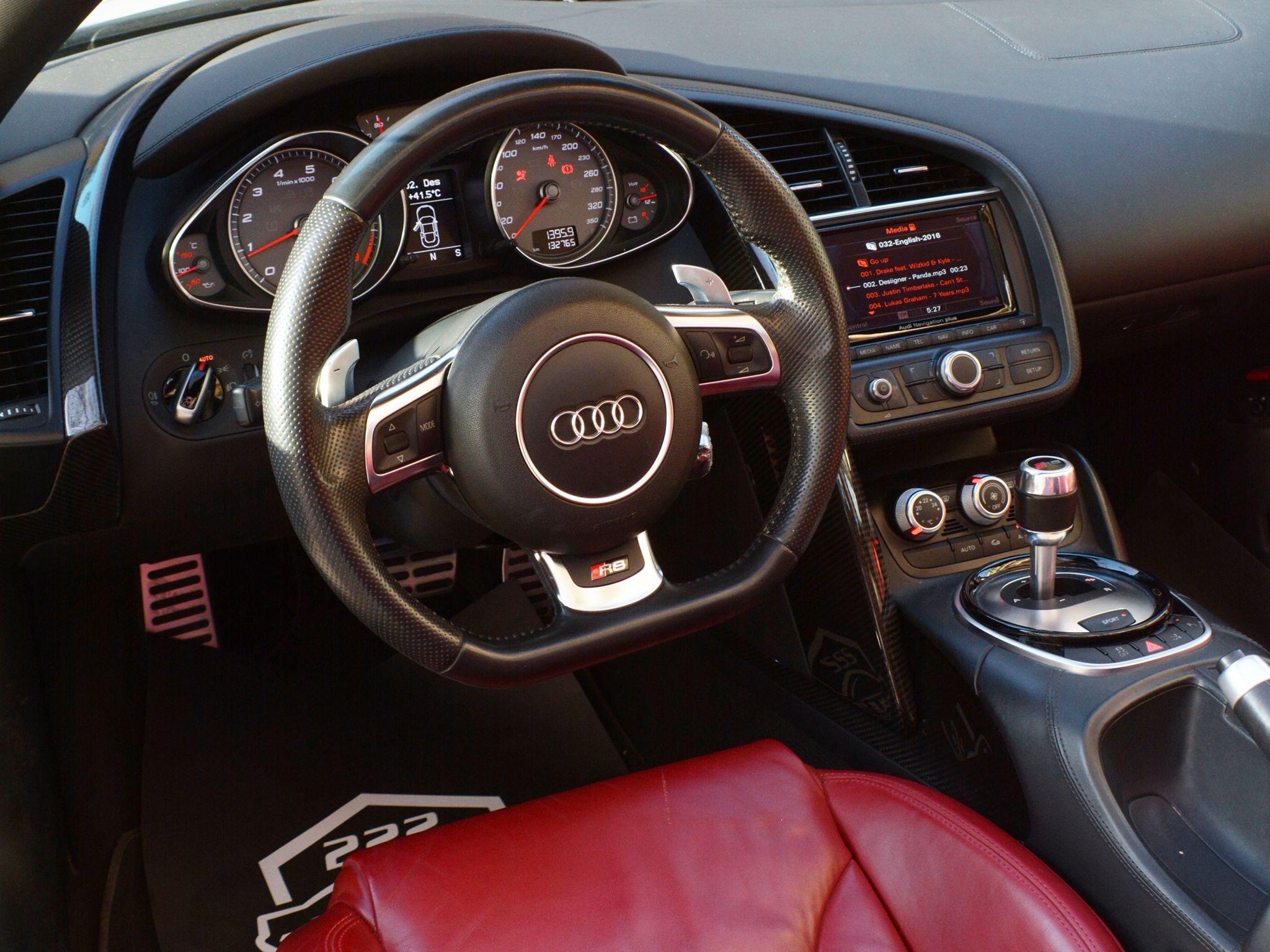 Audi R8 Quattro Spyder 5.2  2016 - Image 2