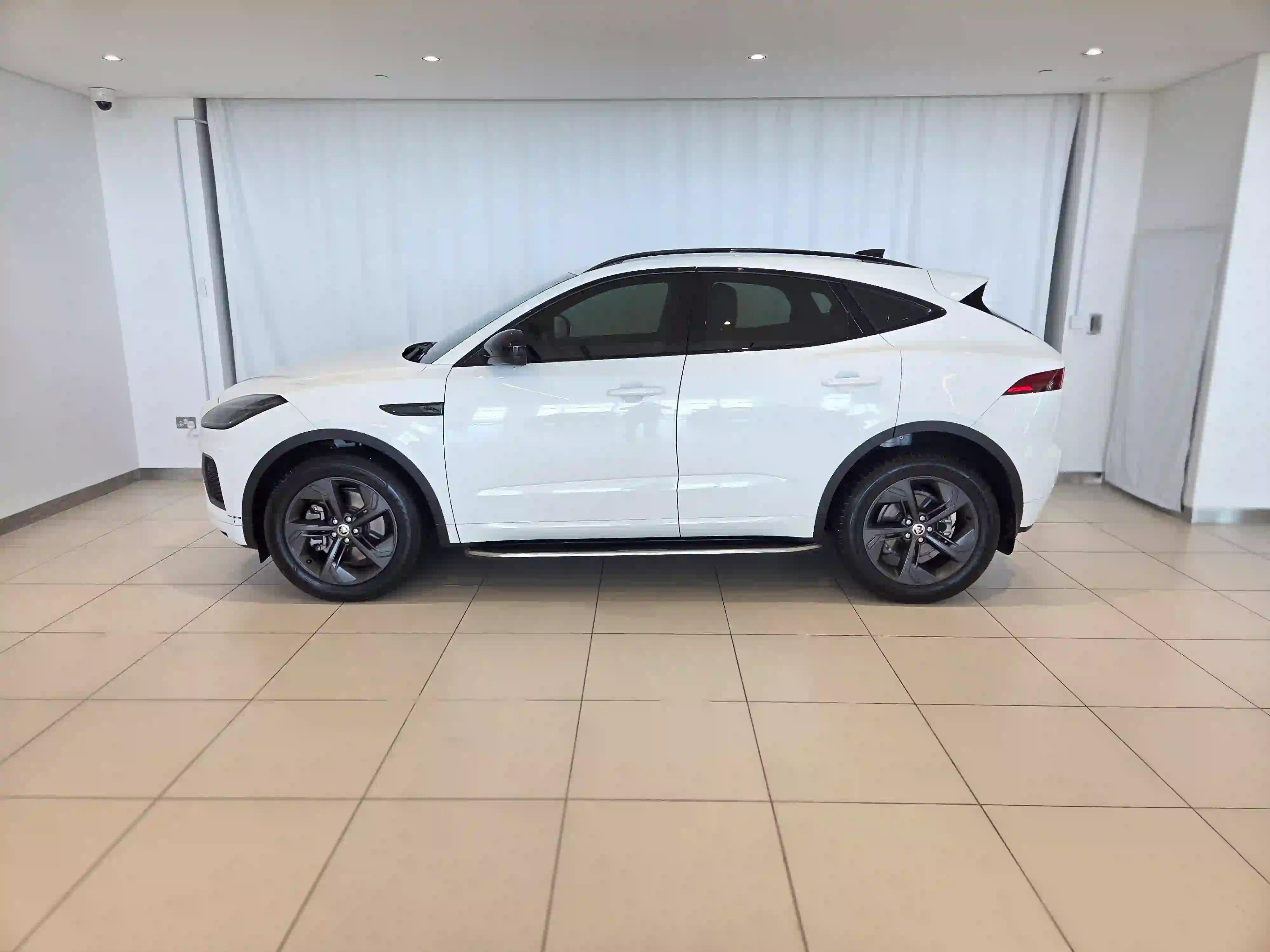 Jaguar E-pace 2024 - Image 3