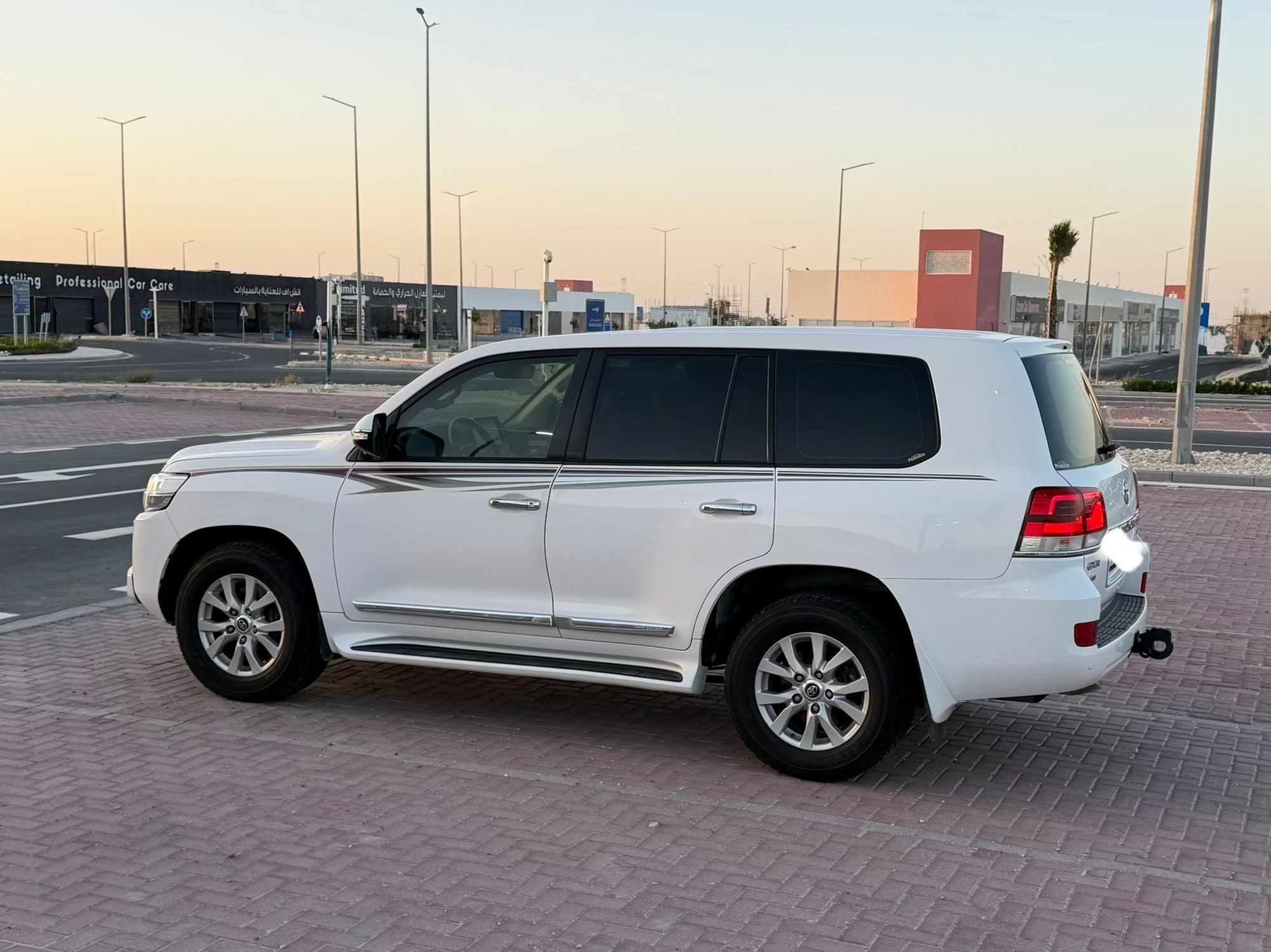 Toyota Land Cruiser GX.R 2018 - Image 2