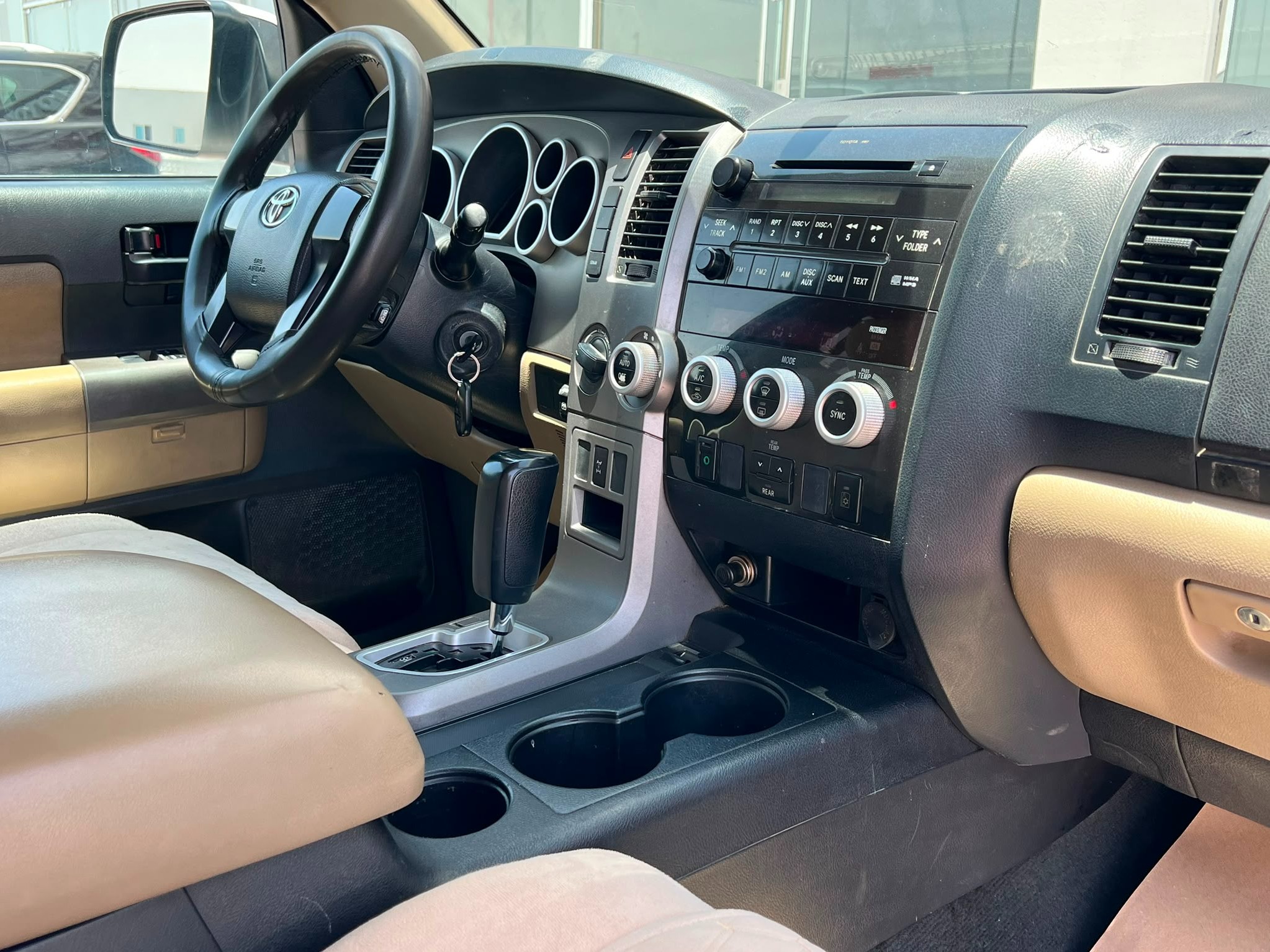 Toyota Sequoia 2014 - Image 4