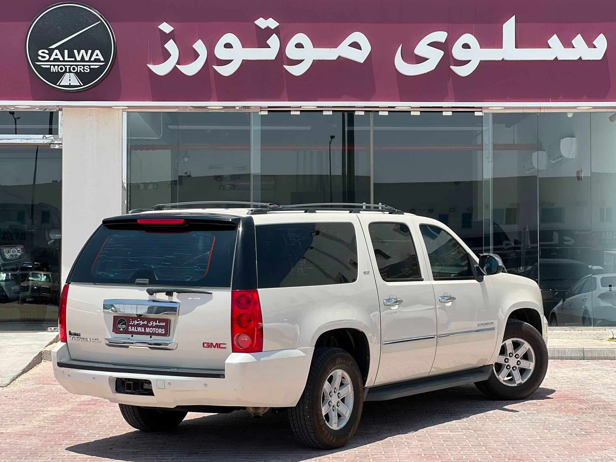GMC Yukon 2013 - Image 2