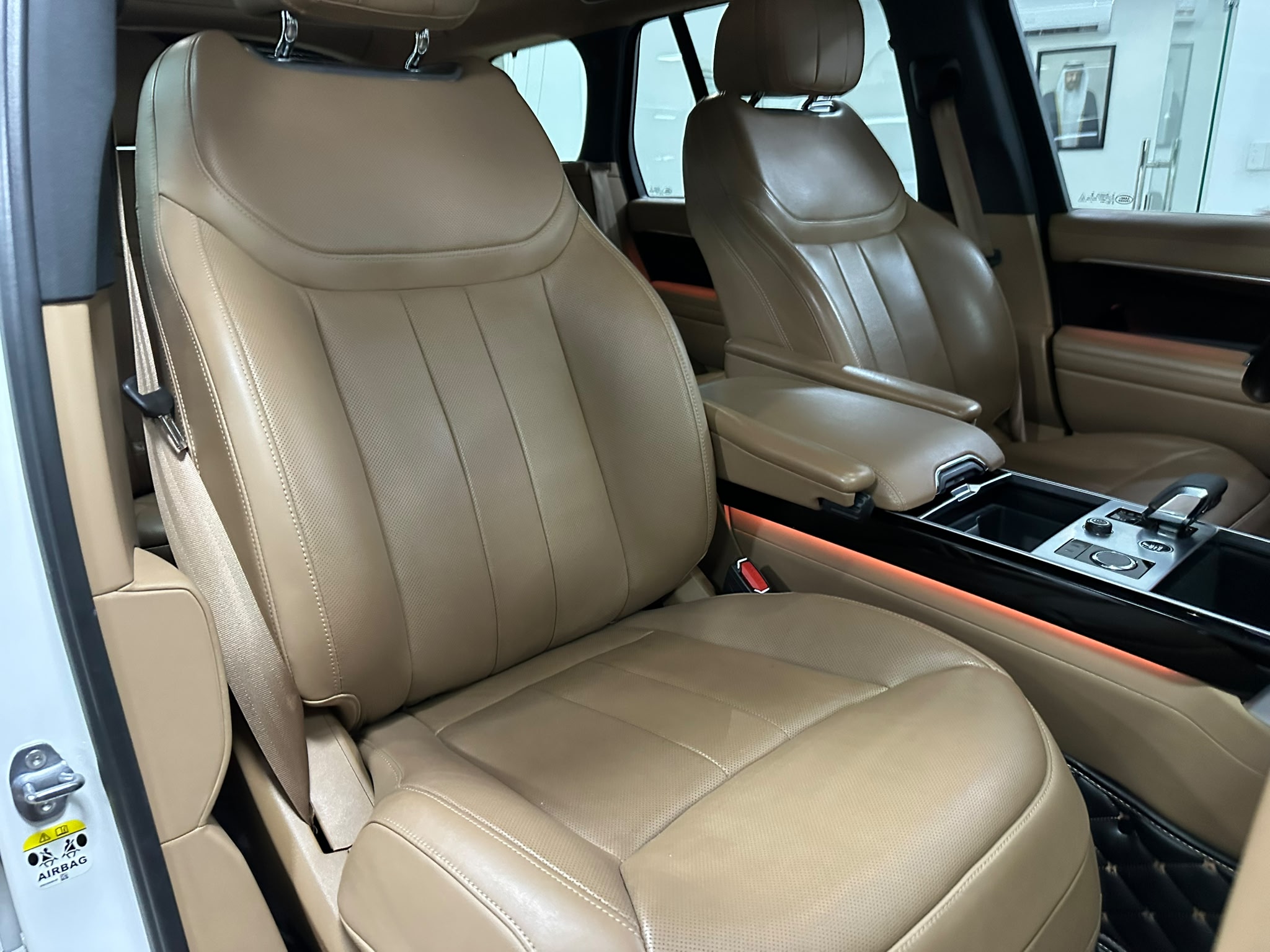 Land Rover Range Rover HSE 2023 - Image 2