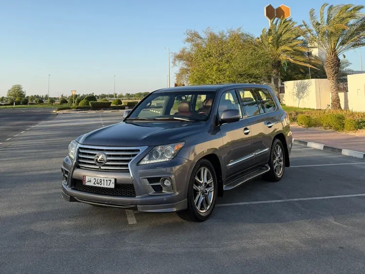 Lexus LX 570 S 2014 - Image 2