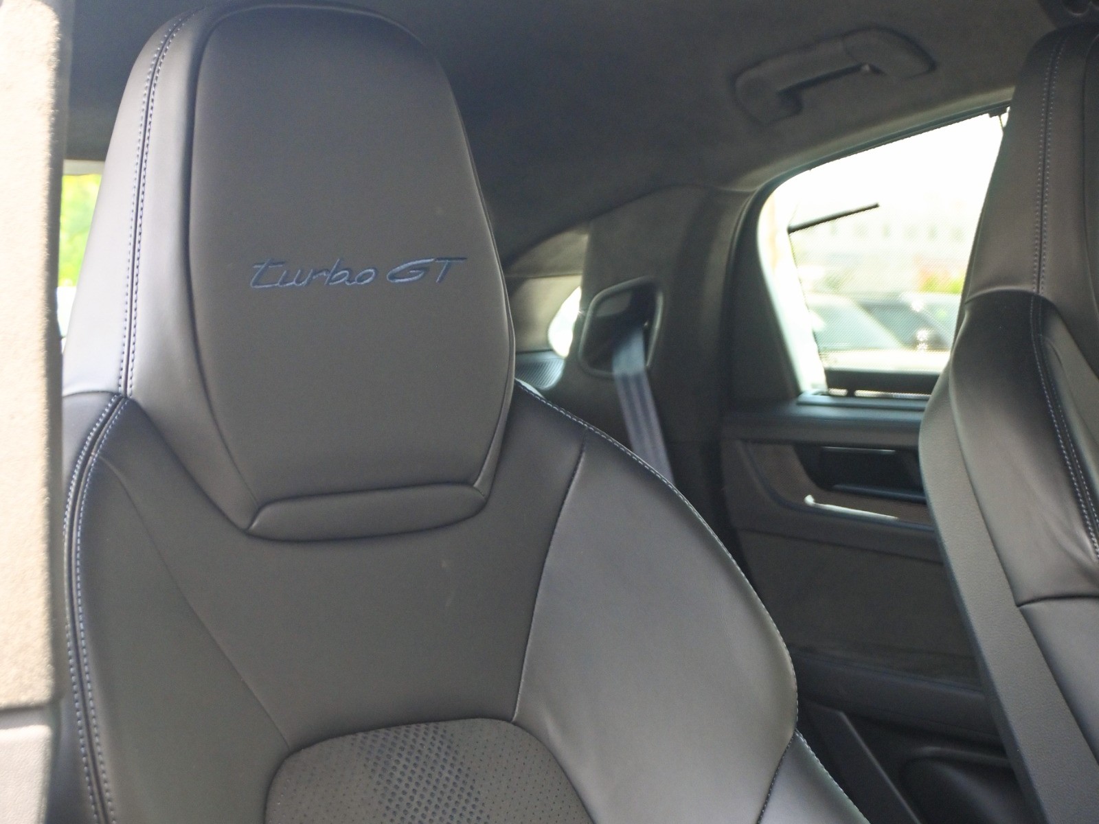 Porsche Cayenne Turbo  2024 - Image 2
