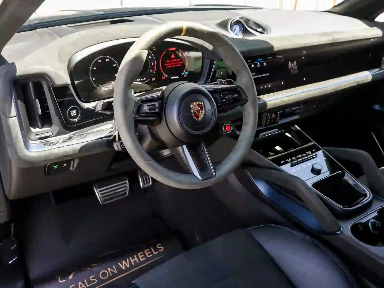Porsche Cayenne Turbo  2024 - Image 4