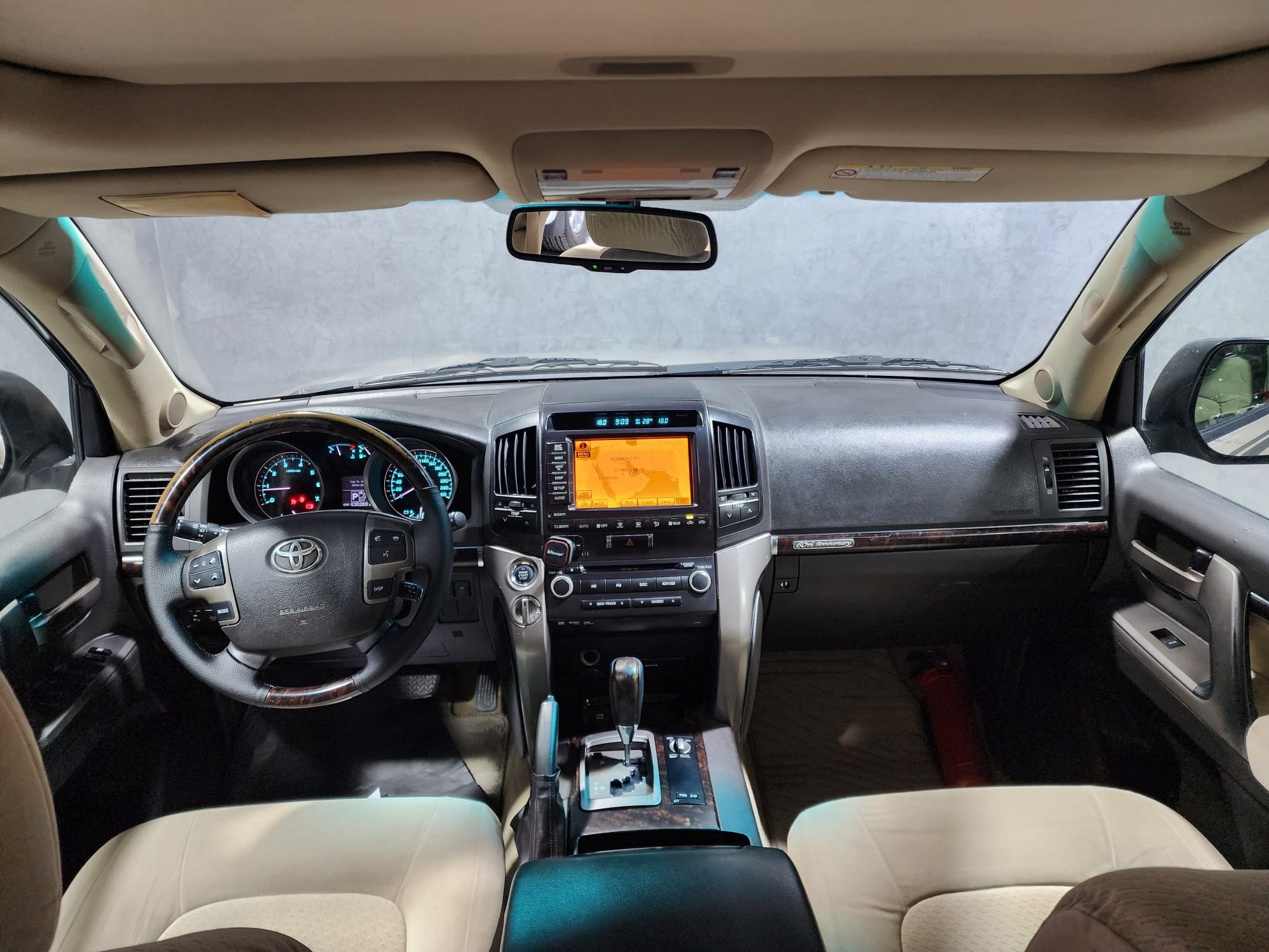 Toyota Land Cruiser VX.R 2011 - Image 2