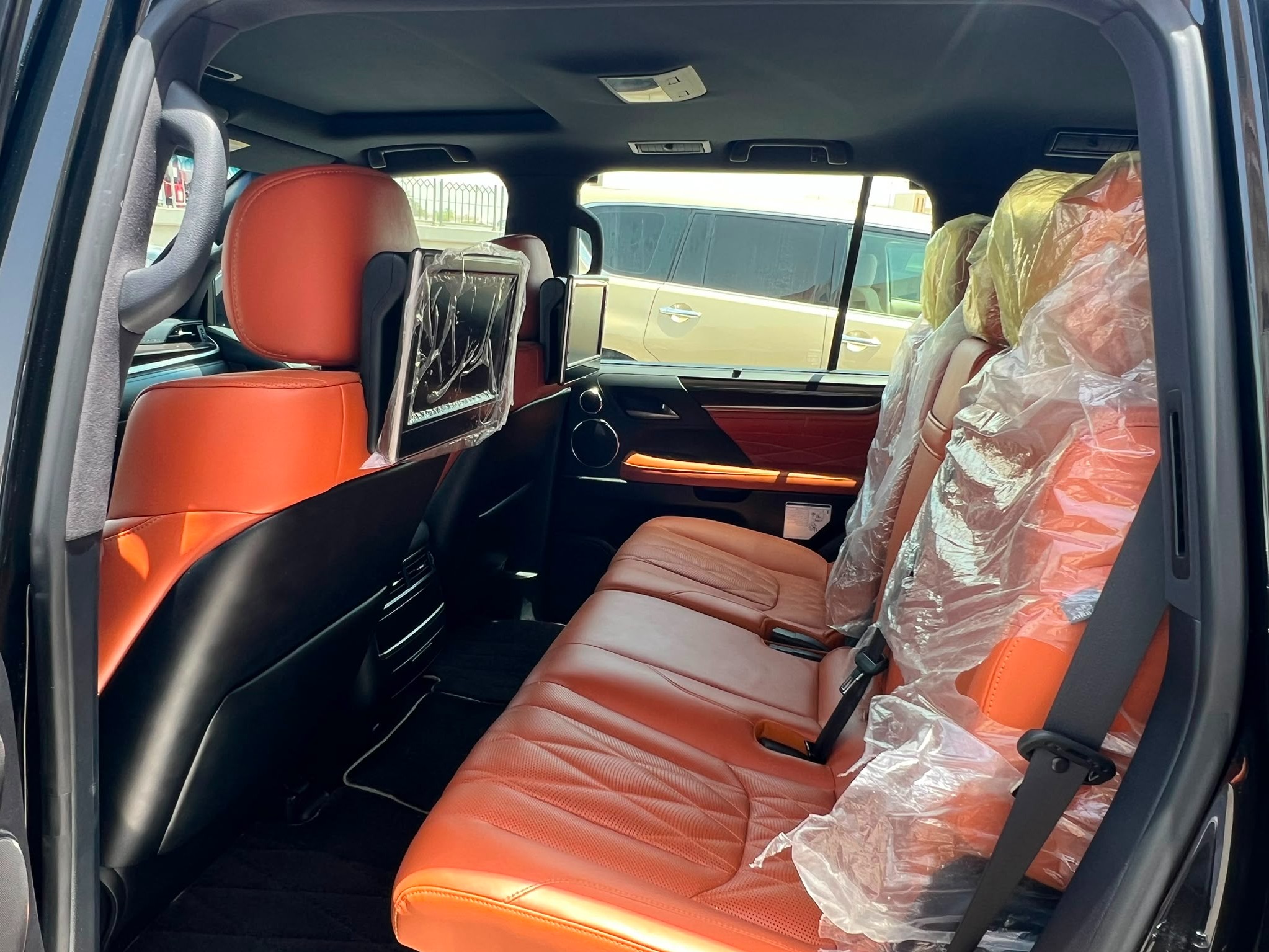 Lexus LX 570 S Black Edition 2020 - Image 3