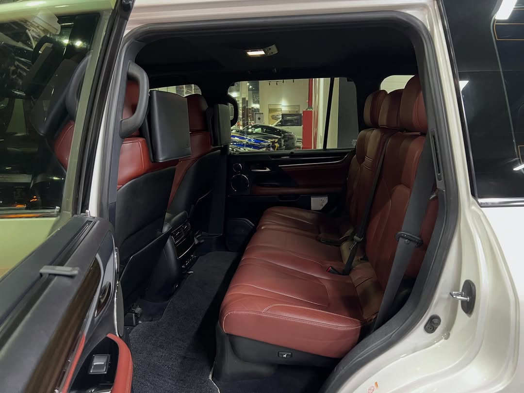 Lexus LX 570 S 2018 - Image 4