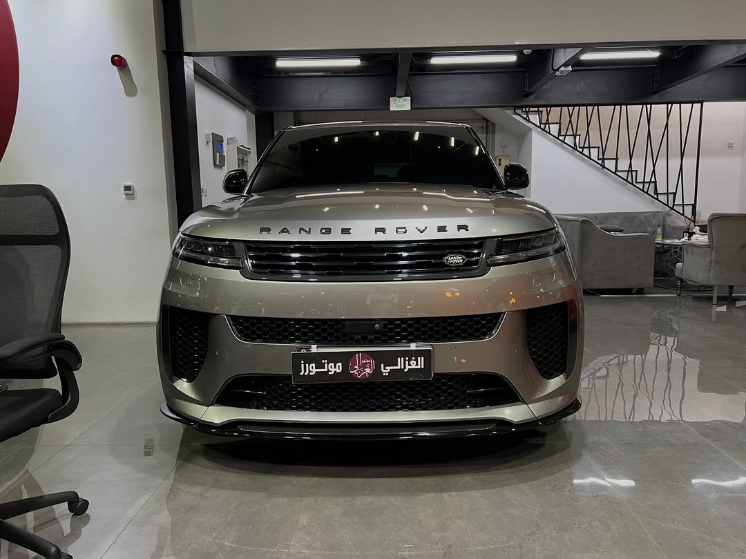 لاند روفر رينج روفر سبورت 4.4 V8 SV 2024