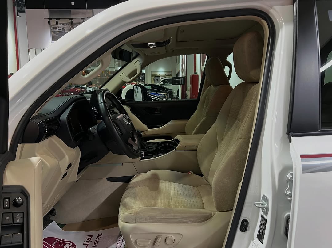 Toyota Land Cruiser GXR Twin Turbo 2022 - Image 3